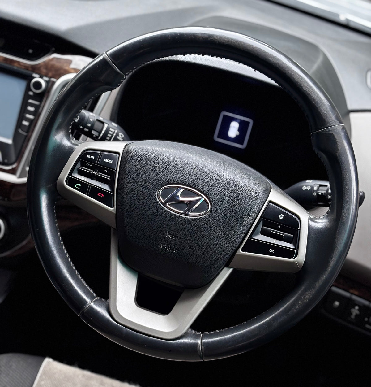 CRETA STEERING ORNAMENT
