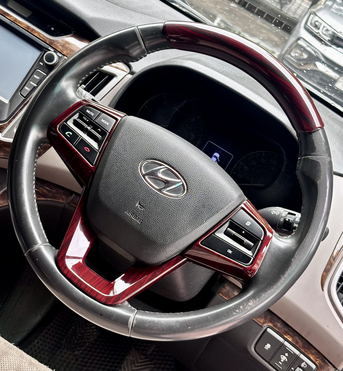 CRETA STEERING ORNAMENT